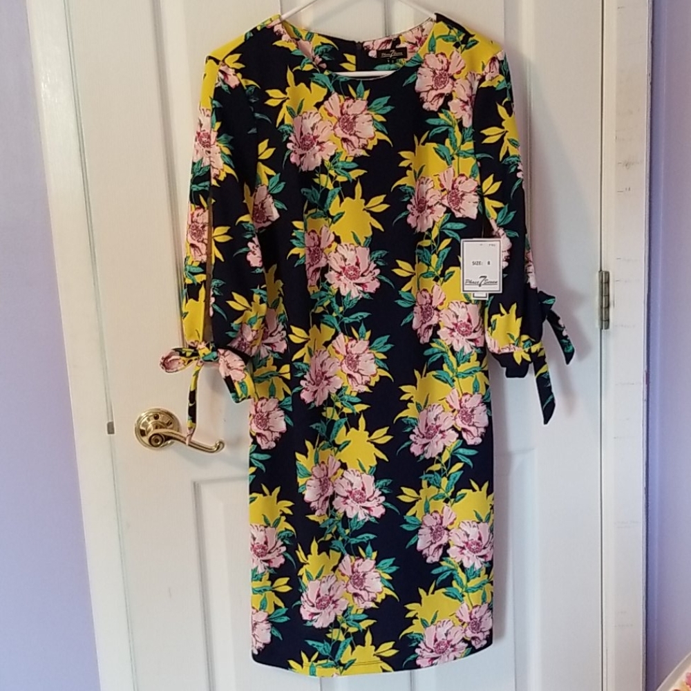 Floral split sleeve dress sz 8 navy yellow pink